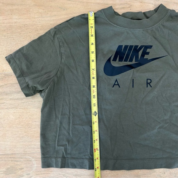 NIKE - Olive and black cropped NIKE AIR tee - sz L - Picture 4 of 5